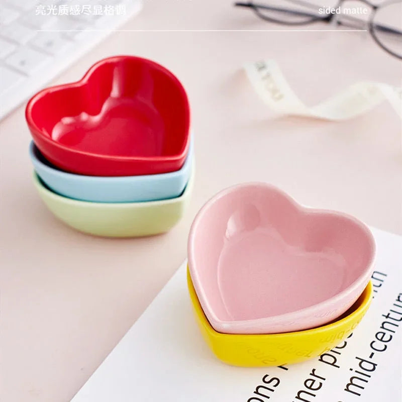 Heart-Shaped Ceramic Feeding Bowl - Perfect for Hamsters, Rabbits, and Guinea Pigs!