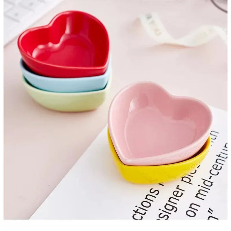 Heart-Shaped Ceramic Feeding Bowl - Perfect for Hamsters, Rabbits, and Guinea Pigs!