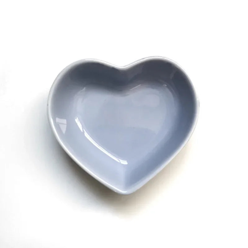 Heart-Shaped Ceramic Feeding Bowl - Perfect for Hamsters, Rabbits, and Guinea Pigs!